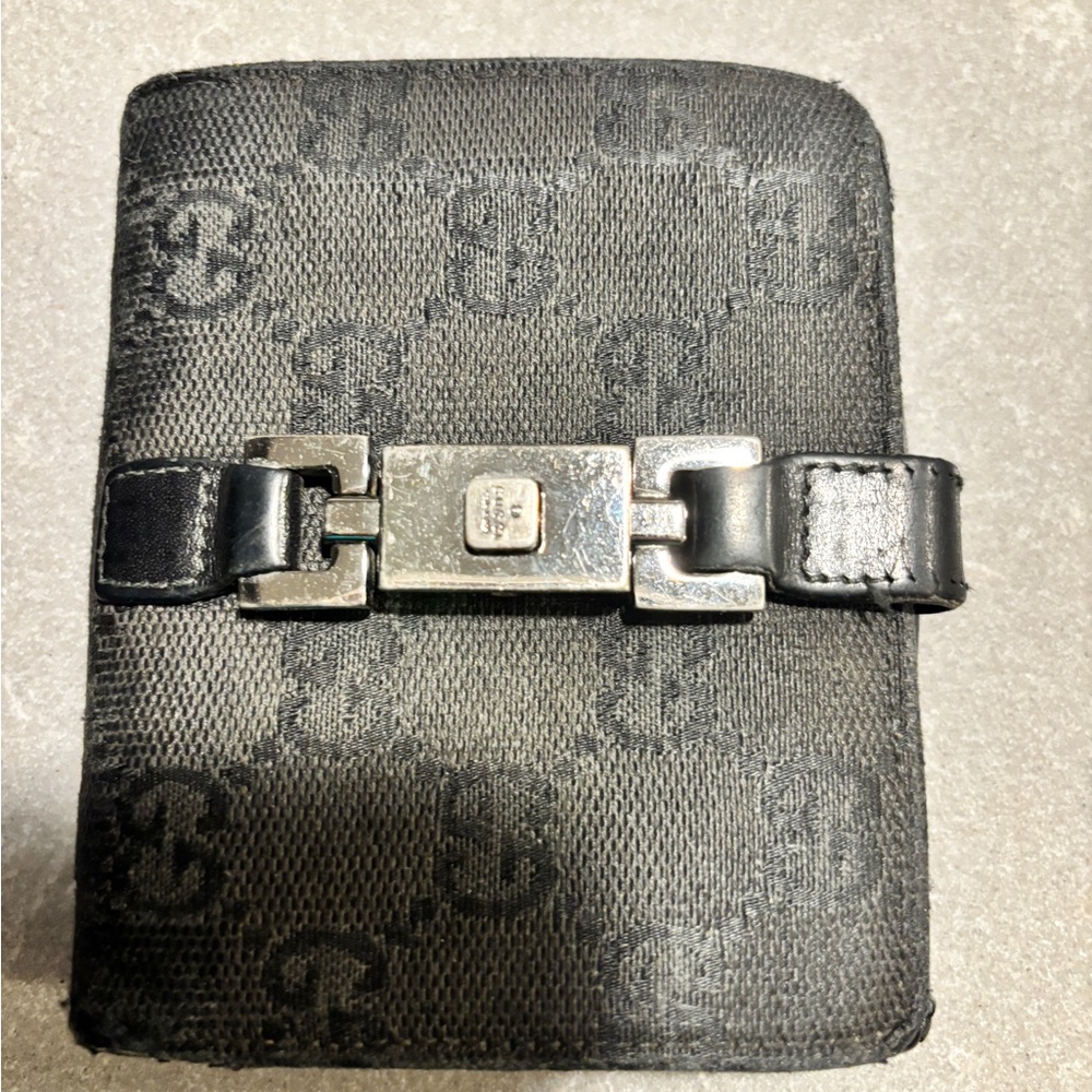 Gucci Canvas Interlocking 8